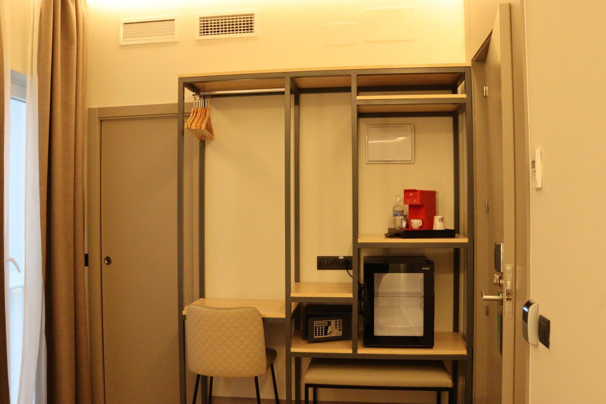 Hostal La Rua-Montera Madrid Eksteriør bilde
