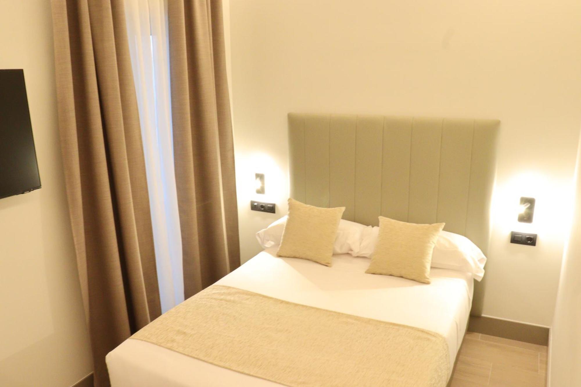 Hostal La Rua-Montera Madrid Eksteriør bilde